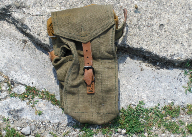 Hungarian 4 Cell Canvas Mag Pouch