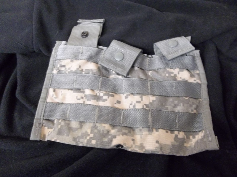 MOLLE II TRIPLE MAG POUCH (ACU)