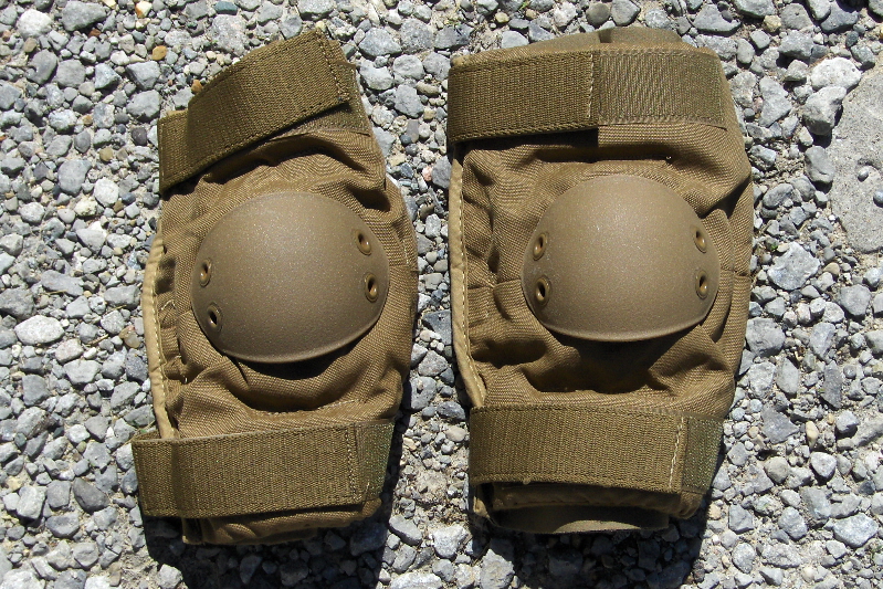 USGI USED MEDIUM  Elbow Pads 1 Pair (COYOTE)